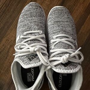 Woman’s Adidas sneakers size 7&1/2